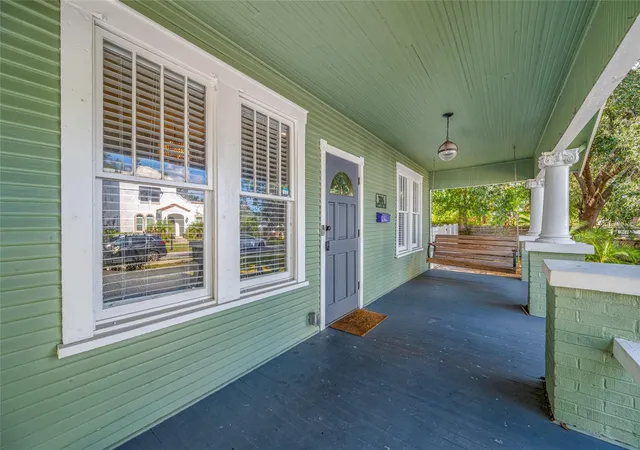2nd image of 304 W Henry Ave, Tampa, FL 33604 | MLS# TB8464703