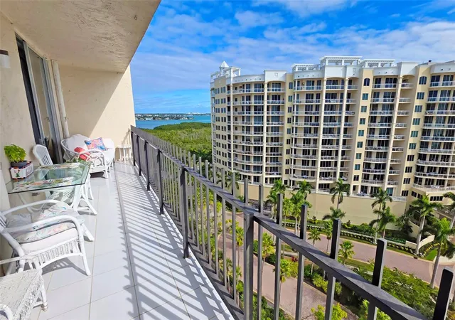 3rd image of 1212 Ben Franklin Dr, Sarasota, FL 34236