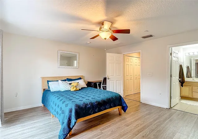 3rd image of 2426 Middleton Grove Dr, Brandon, FL 33511 | MLS# TB8464949
