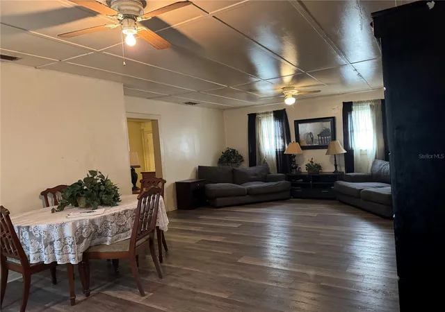 3rd image of 1049 Plateau Ave, Lakeland, FL 33815 | MLS# L4958607
