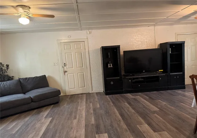 4th image of 1049 Plateau Ave, Lakeland, FL 33815 | MLS# L4958607