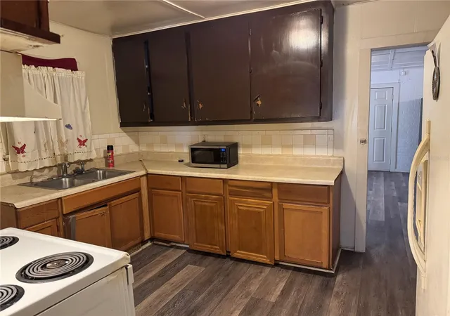 5th image of 1049 Plateau Ave, Lakeland, FL 33815 | MLS# L4958607