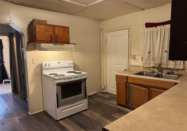 Photo 4 of Single family home for sale at 1049 Plateau Ave, Lakeland, FL 33815 | MLS# L4958607 | Listing updated on 2026-10-12