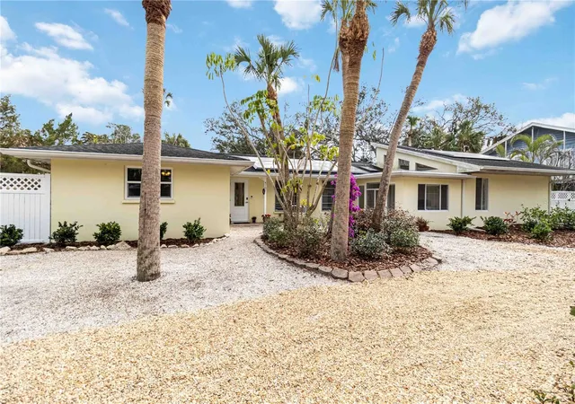 Photo 1 of Single family home for sale at 5107 Saint Albans Ave, Sarasota, FL 34242 | MLS# A4678525 | Listing updated on 2026-07-16