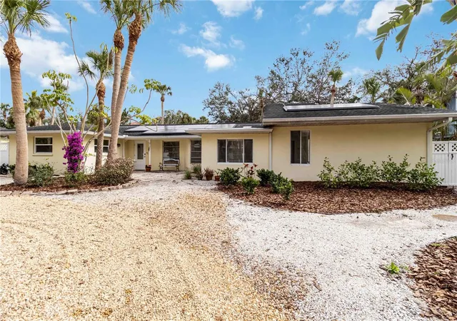 Photo 3 of Single family home for sale at 5107 Saint Albans Ave, Sarasota, FL 34242 | MLS# A4678525 | Listing updated on 2026-07-16