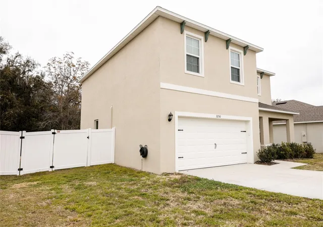 Homes for sale in Tavares, FL | 3250 Blue Crab Dr, Tavares, FL 32778 | MLS# G5106798