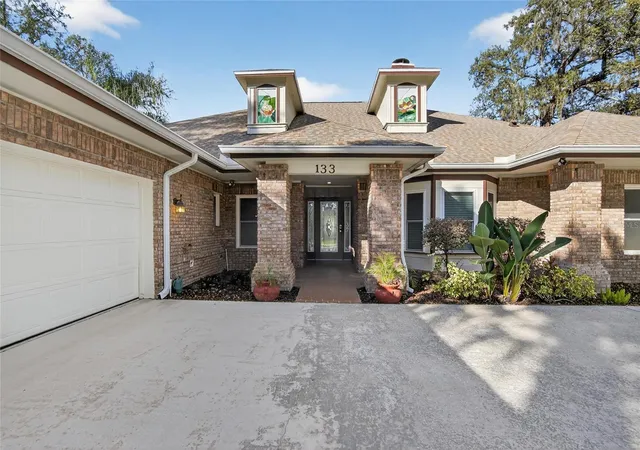 3rd image of 133 Barrington Dr, Brandon, FL 33511 | MLS# TB8465143