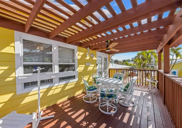 4th image of 110 Oak Ave, Anna Maria, FL 34216