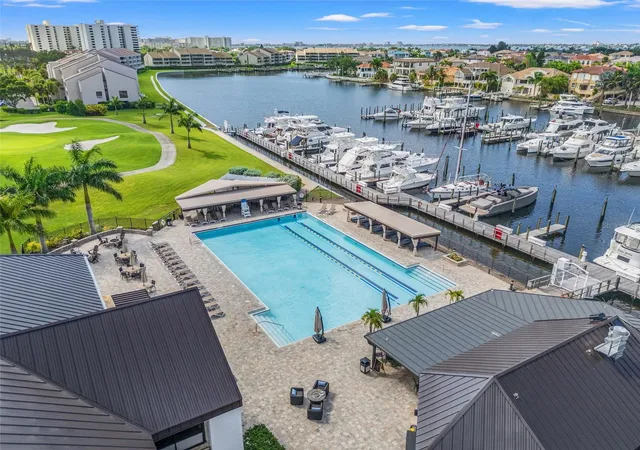 16th image of Royal Palm Dr S, Saint Petersburg, FL 33707 | MLS# TB8465315