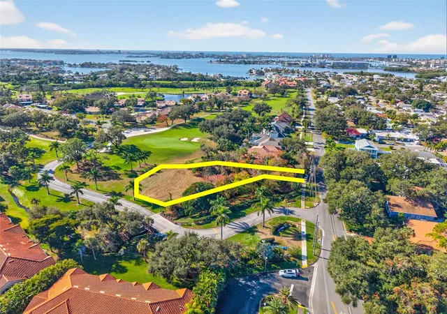 2nd image of Royal Palm Dr S, Saint Petersburg, FL 33707 | MLS# TB8465315