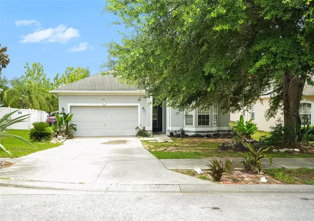 1st image of 37110 Highland Bluff Cir, Dade City, FL 33523 | MLS# TB8465352