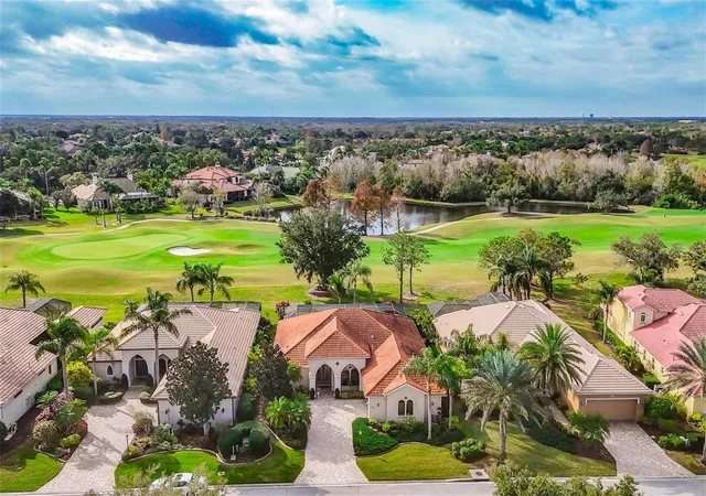 Photo 4 of Single family home for sale at 7042 Vilamoura Pl, Lakewood Ranch, FL 34202 | MLS# A4678644 | Listing updated on 2026-06-28