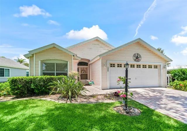 Homes for sale in The Villages, FL | 1405 W Schwartz Blvd, The Villages, FL 32159 | MLS# G5106838