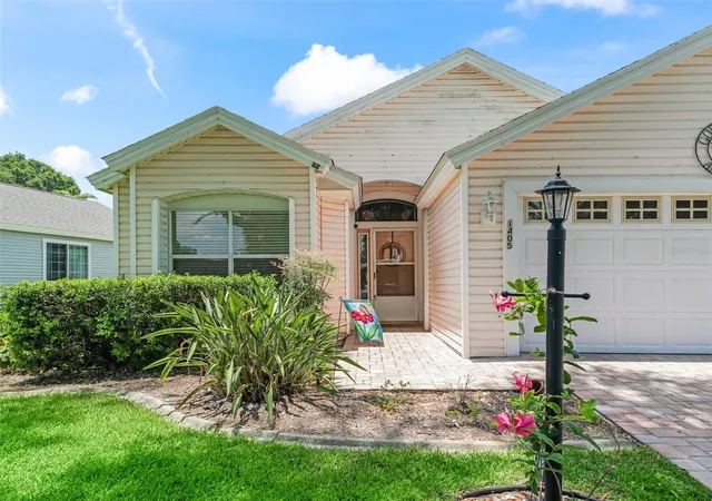 Homes for sale in The Villages, FL | 1405 W Schwartz Blvd, The Villages, FL 32159 | MLS# G5106838