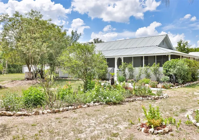 3rd image of 610 Lyle Pkwy, Bartow, FL 33830 | MLS# L4958642