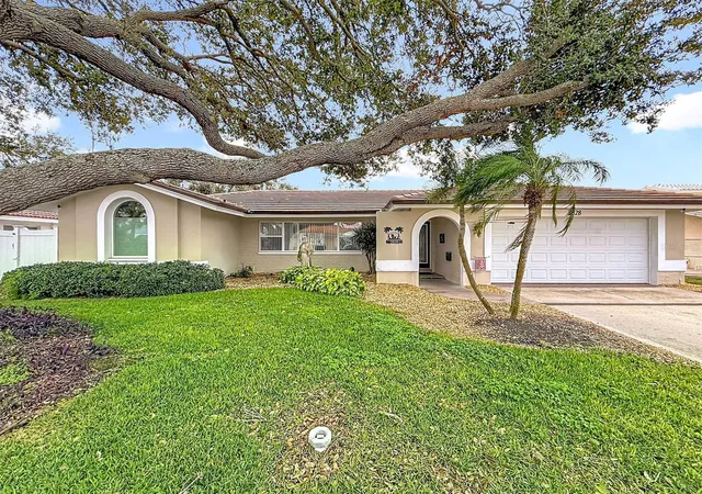 Photo 3 of Single family home for sale at 3828 48th Avenue S, St Petersburg, FL 33711 | MLS# TB8465535 | Listing updated on 2026-10-22
