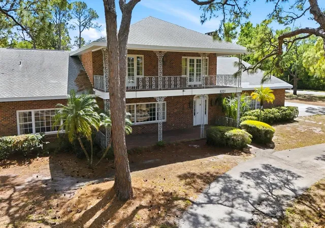 Photo 2 of Mansion for sale at 8221 Desoto Memorial Hwy, Bradenton, FL 34209 | MLS# A4678707 | Listing updated on 2026-09-02
