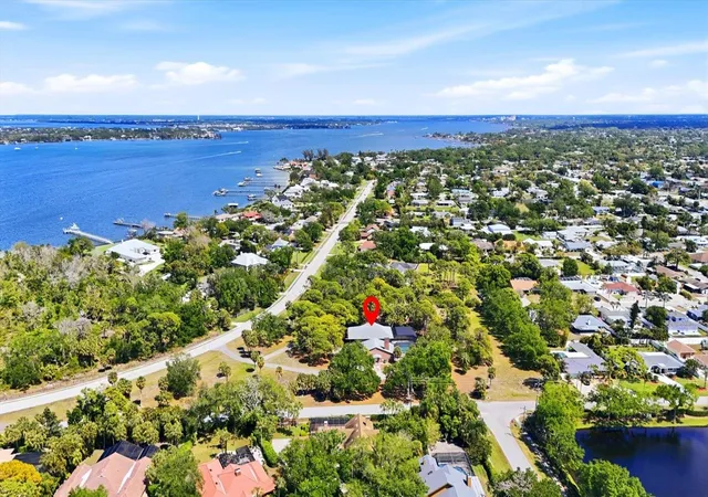 Photo 4 of Single family home for sale at 8221 Desoto Memorial Hwy, Bradenton, FL 34209 | MLS# A4678707 | Listing updated on 2026-09-02