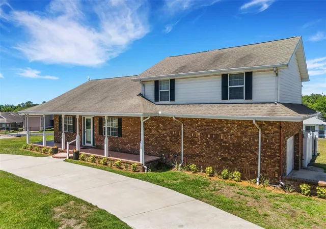 Photo 2 of Single family home for sale at 5905 Magnolia Ln, Lakeland, FL 33810 | MLS# L4958649 | Listing updated on 2026-09-30