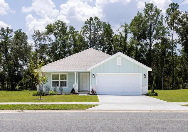 Photo 1 of Single family home for sale at 581 Sw Bellflower Dr, Lake City, FL 32024 | MLS# GC536688 | Listing updated on 2026-10-02