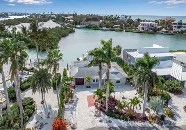 Photo 1 of Single family home for sale at 922 Casey Cvs Dr, Nokomis, FL 34275 | MLS# A4678726 | Listing updated on 2026-09-27