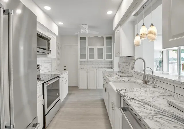Photo 4 of Single family home for sale at 922 Casey Cvs Dr, Nokomis, FL 34275 | MLS# A4678726 | Listing updated on 2026-09-27