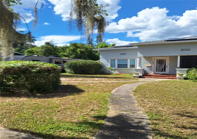 Photo 3 of Single family home for sale at 1127 S Lakeshore Blvd, Lake Wales, FL 33853 | MLS# P4937553 | Listing updated on 2026-08-17