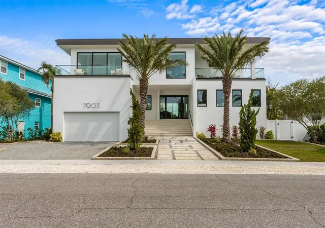 2nd image of 7003 Holmes Blvd, Holmes Beach, FL 34217 | MLS# A4678763