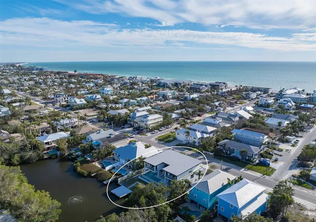 5th image of 7003 Holmes Blvd, Holmes Beach, FL 34217 | MLS# A4678763