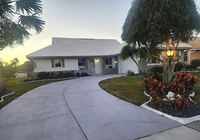 2nd image of 723 Elkhorn Rd, Sun City Center, FL 33573 | MLS# TB8465700