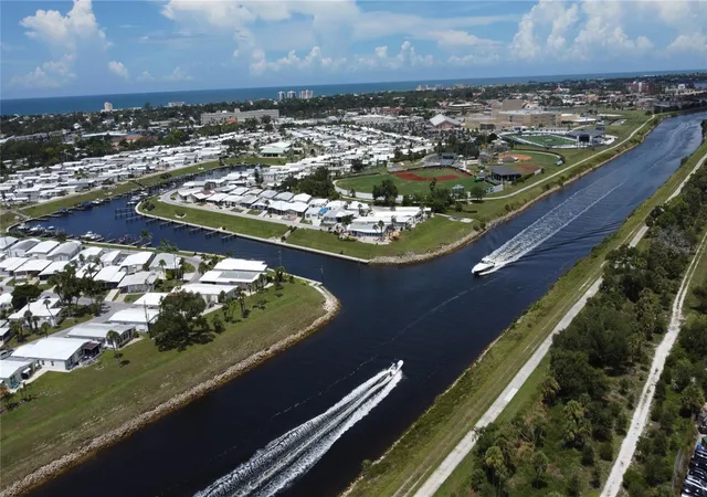 Photo 2 of Manufactured home for sale at 817 S Green Cir, Venice, FL 34285 | MLS# A4678782 | Listing updated on 2026-08-24
