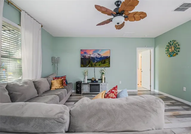 Photo 4 of Single family home for sale at 328 Hibiscus Dr, Kissimmee, FL 34759 | MLS# O6374718 | Listing updated on 2026-04-11