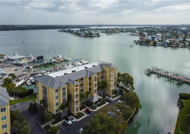 Homes for sale in Madeira Beach, FL | 425 150th Avenue, Madeira Beach, FL 33708 | Houzeo