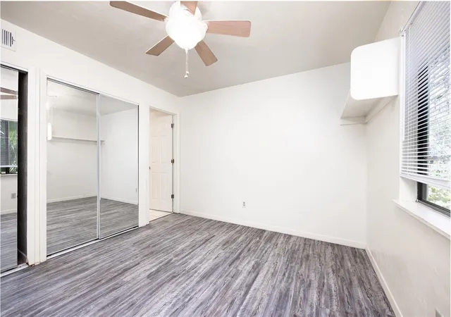 Listing Photo 4 - Condo for sale in building located at 127 Se 16Th Ave, Gainesville, FL 32601 - Unit #S-105