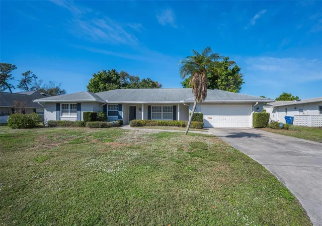 4th image of 4 Hibiscus Rd, Belleair, FL 33756 | MLS# TB8465888