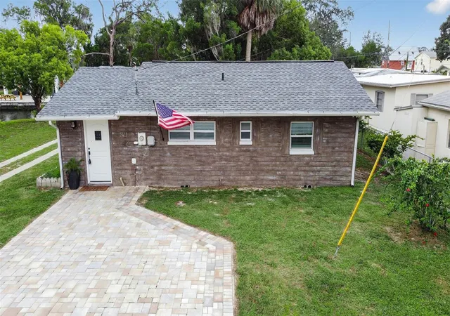 Photo 1 of Single family home for sale at 5411 Teal Dr, Weeki Wachee, FL 34607 | MLS# W7882168 | Listing updated on 2026-09-18