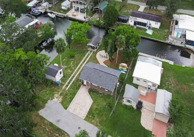 Photo 3 of Single family home for sale at 5411 Teal Dr, Weeki Wachee, FL 34607 | MLS# W7882168 | Listing updated on 2026-08-06