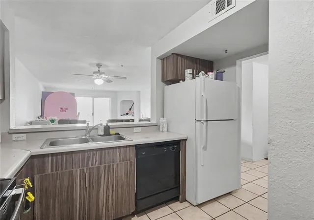 Photo 3 of Condo for sale at 14049 Fairway Is Dr #122, Orlando, FL 32837 | MLS# S5141986 | Listing updated on 2026-07-02