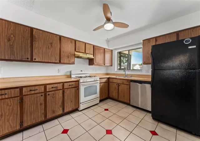 Photo 4 of Single family home for sale at 10823 William And Mary Ct, Orlando, FL 32821 | MLS# O6374871 | Listing updated on 2026-09-04