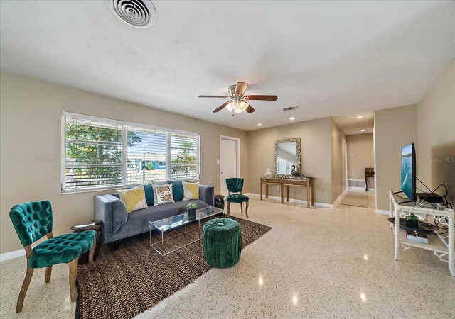 Photo 2 of Single family home for sale at 2534 Waneta Dr, Sarasota, FL 34231 | MLS# A4678870 | Listing updated on 2026-09-02