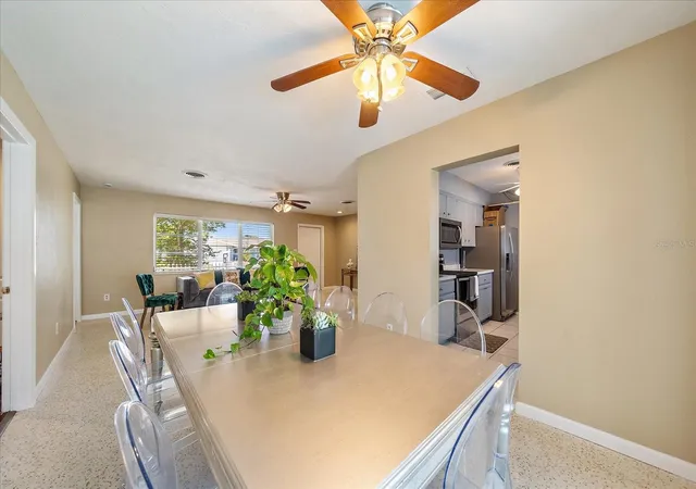 Photo 4 of Single family home for sale at 2534 Waneta Dr, Sarasota, FL 34231 | MLS# A4678870 | Listing updated on 2026-09-02