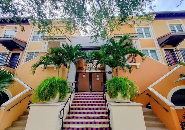 Photo 1 of Sale Pending at 200 4th Avenue S #130, Saint Petersburg, FL 33701 | MLS# A4678889 | Listing updated on 2026-08-13