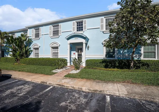 Photo 3 of Condo for sale at 5176 Salmon Dr Se #D, Saint Petersburg, FL 33705 | MLS# TB8466080 | Listing updated on 2026-09-29