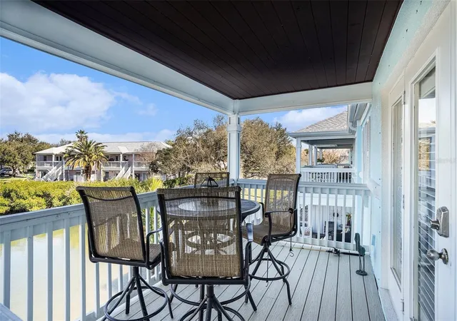 Listing Photo 5 - Condo for sale in building located at 5176 Salmon Dr Se, ST PETERSBURG, FL 33705 - Unit #D