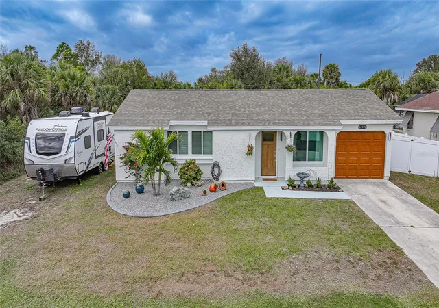 4th image of 18970 Mcgrath Cir, Port Charlotte, FL 33948 | MLS# C7520498