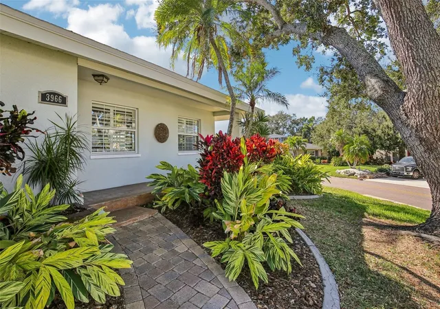 Homes for sale in Largo, FL | 3966 High Bluff Dr, Largo, FL 33770 | MLS# TB8466262