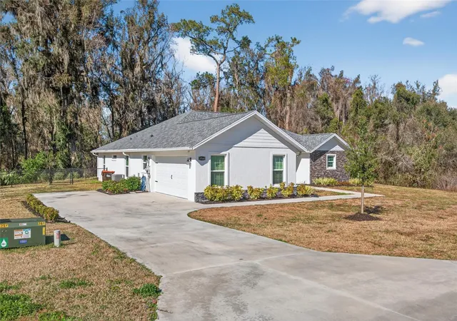 3rd image of 10160 Se 41St Ave, Belleview, FL 34420 | MLS# OM716958