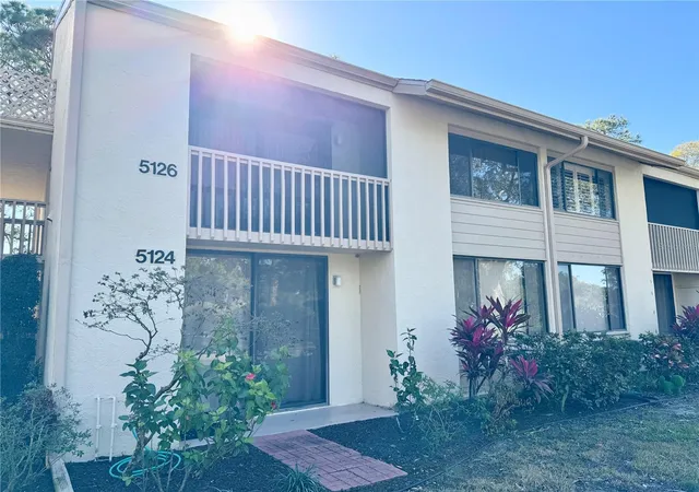 Photo 3 of Condo for sale at 5124 Harpers Croft #7, Sarasota, FL 34235 | MLS# A4679022 | Listing updated on 2026-08-22