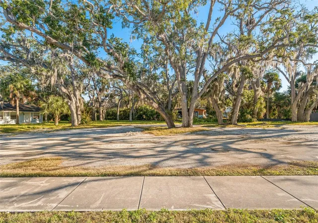 1st image of 404 Canal St, Tarpon Springs, FL 34689 | MLS# W7882220