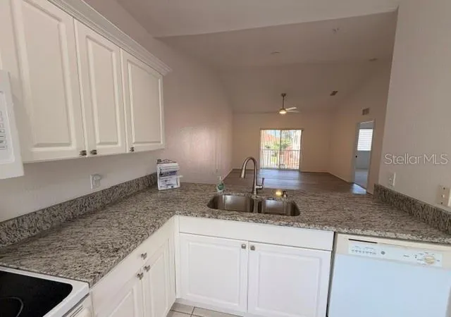 Photo 3 of Condo for sale at 3980 Mediterranea Cir #522, Sarasota, FL 34233 | MLS# A4679065 | Listing updated on 2026-09-19